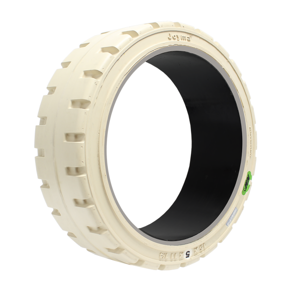 LLANTA DE TRACCIÓN NEGRA